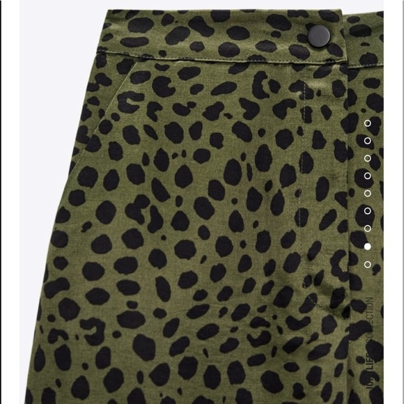 Zara Green & Black SatinnAnimal Print Pants - Picture 3 of 3